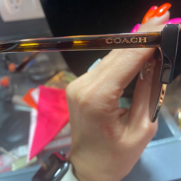 Coach sunglasses - Picture 3 of 7
